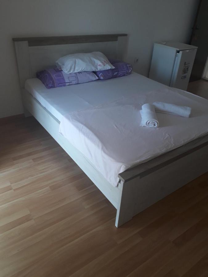 Em Apartments 울친 외부 사진