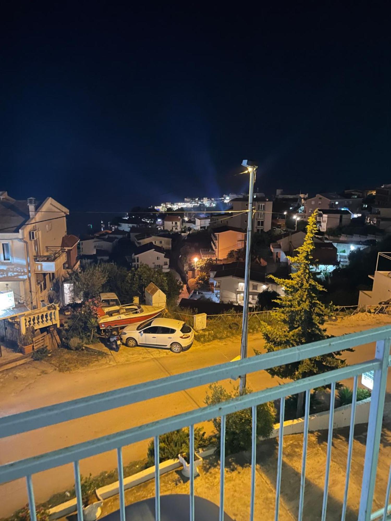 Em Apartments 울친 외부 사진